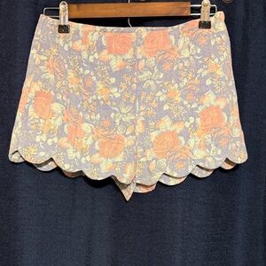 Floral Women's Scalloped Shorts
